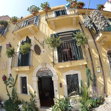 Bed & Breakfast La Locandiera 3*