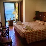La Locandiera Scilla