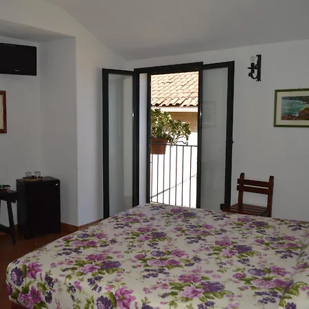 La Locandiera 3* Scilla