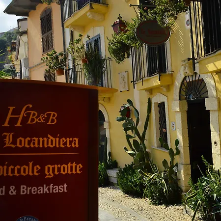 Alojamento de Acomodação e Pequeno-almoço La Locandiera 3*