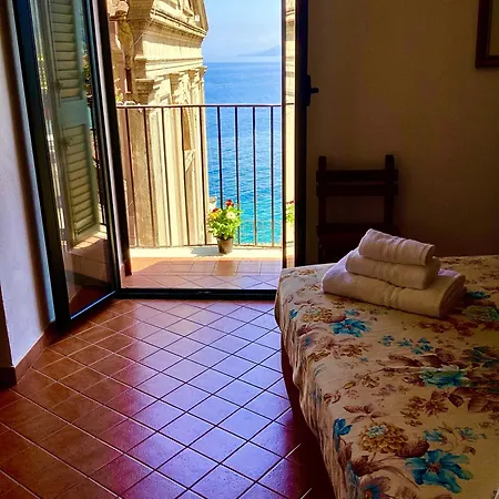 La Locandiera 3* Scilla