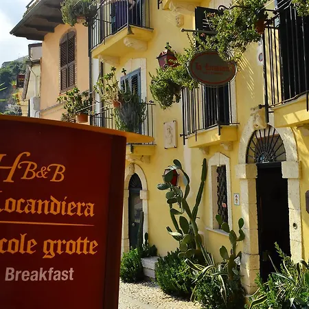 La Locandiera Scilla